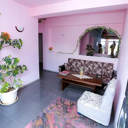 Albergue Shatrata